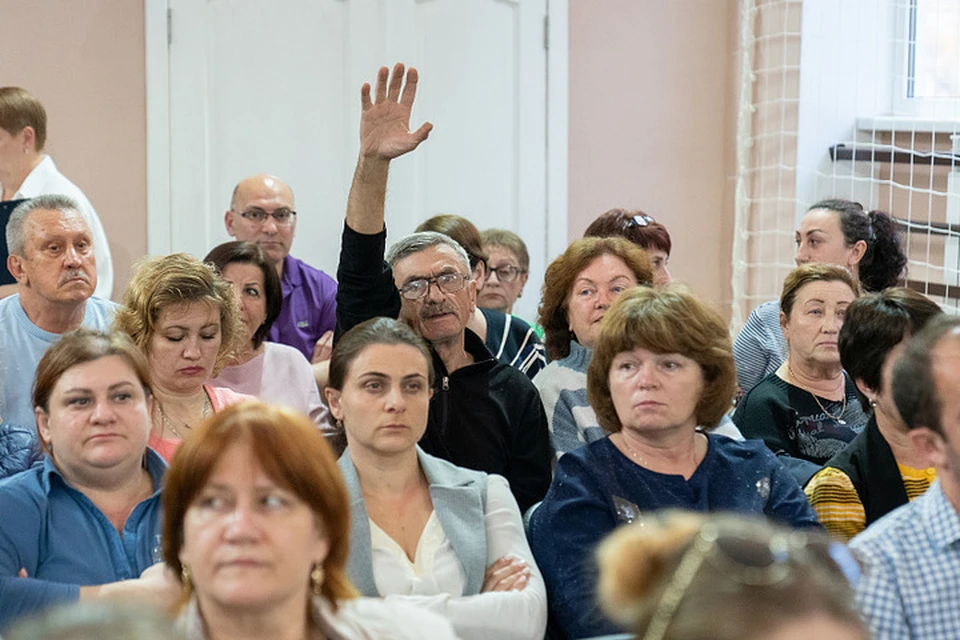 Алексей Копайгородский провел встречу с жителями Лоо. Фото: пресс-служба администрации Сочи