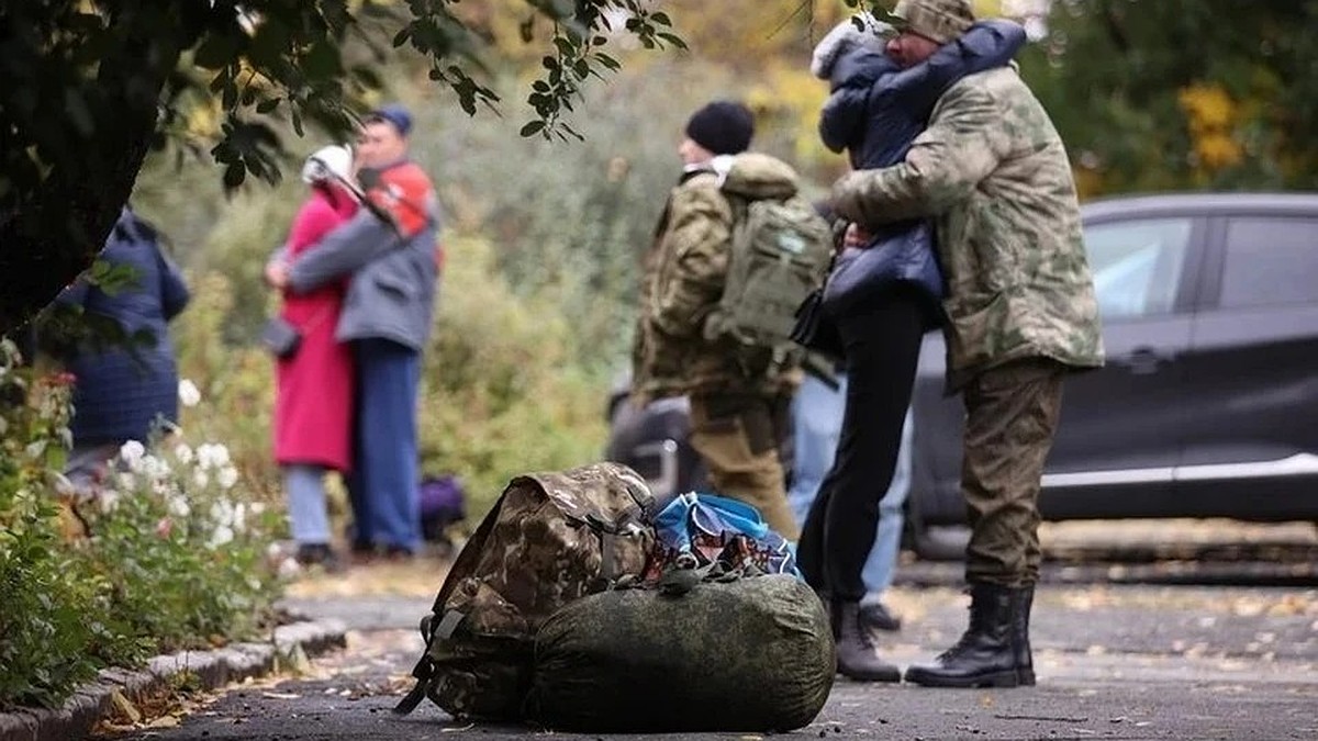 В Челябинске супруги мобилизованных получат выплату в размере 15 тысяч  рублей - KP.RU