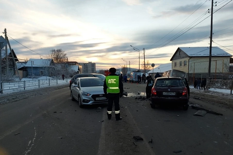 По предварительным данным, причиной ДТП стал выезд на встречную полосу. Фото: УГИБДД по Свердловской области