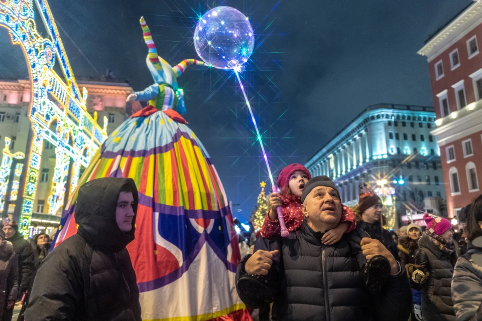 Новогодние гуляния на Тверской улице.