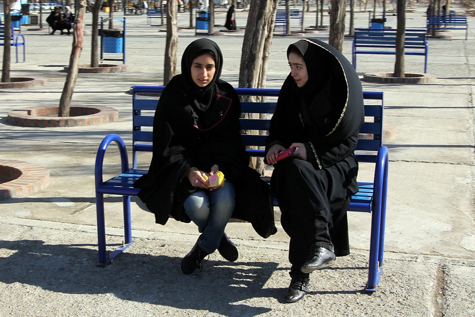 Иранские власти и ранее заявляли, что не будут пересматривать правила ношения хиджаба