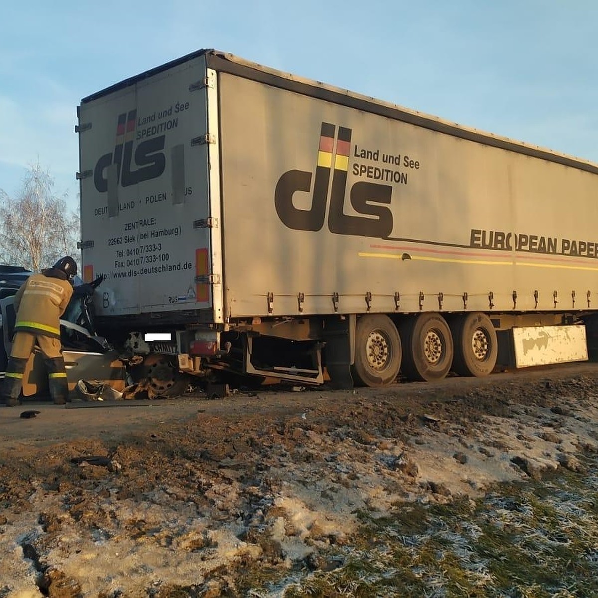 На трассе «Каспий» в Рязанской области погиб водитель влетевшего под фуру  Renault - KP.RU