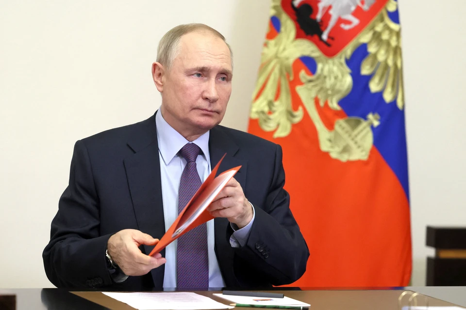 Президент РФ Путин пообещал оказывать поддержку волонтерам России со стороны власти