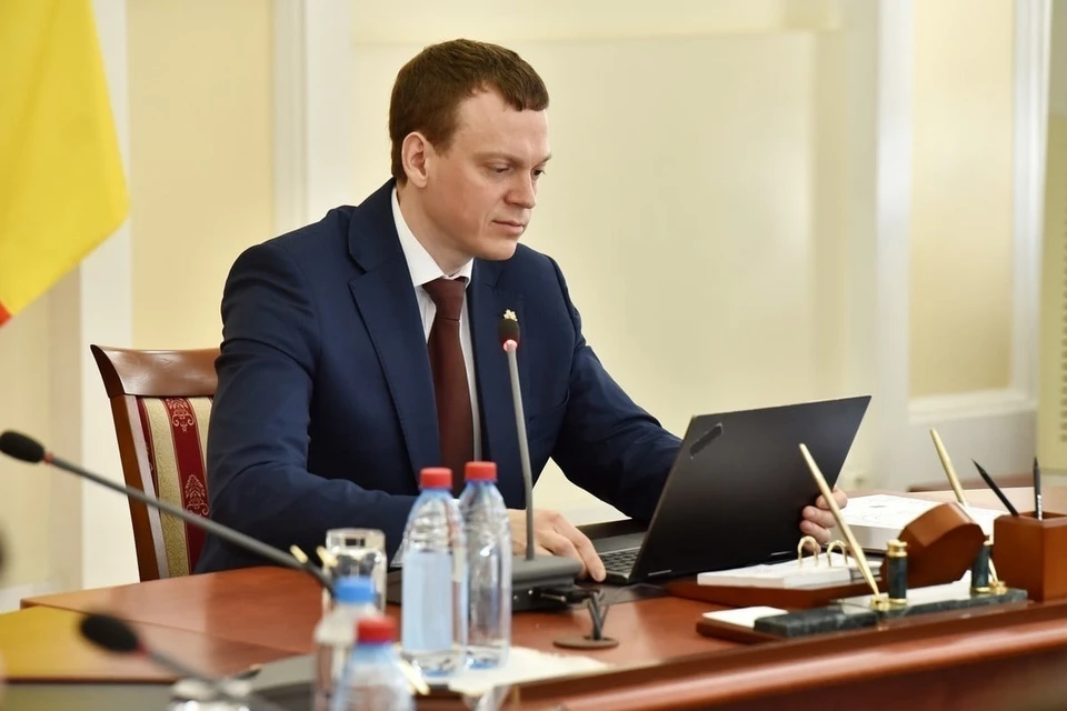 Губернатор Малков пообещал помочь семьям погибших на аэродроме в Дягилеве.