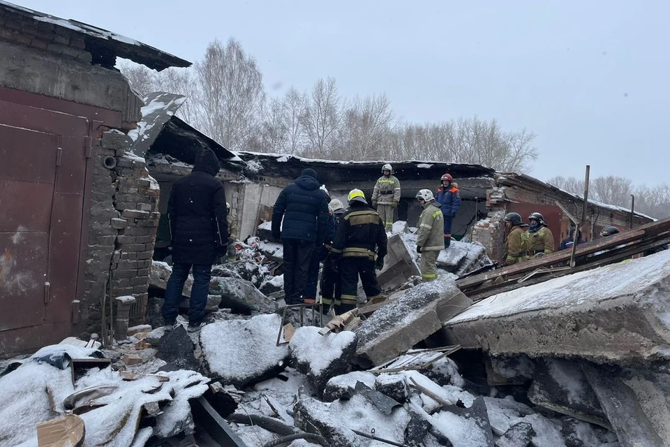 После взрыва в гаражах на улице Мира в Новосибирске возбудили уголовное дело.