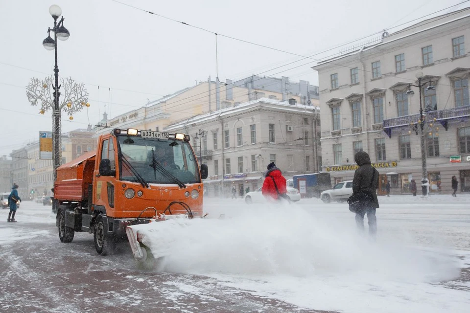 Уборку улиц в Петербурге зимой можно организовать так, что это будет выгодно и удобно дорожным службам и комфортно для горожан.