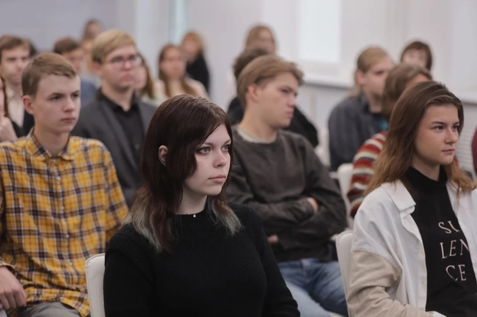 На что копят российские школьники: исследование специалистов