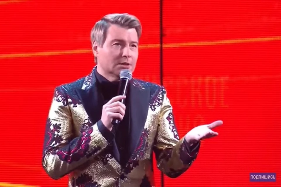 Николай Басков с трудом передвигался по сцене "Золотого граммофона". Скрин видео