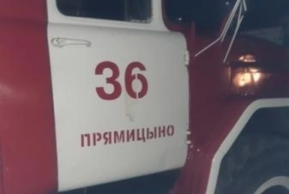 Пожар повредил кровлю по всей площади