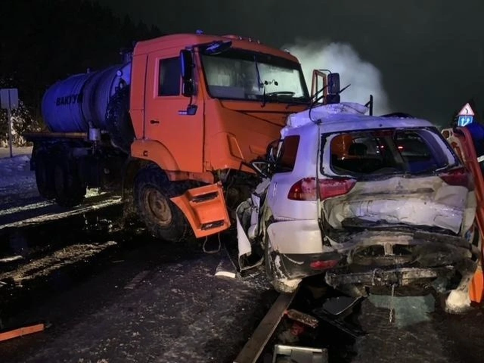 Пассажир погибшего получил травмы. Фото: 1 отдел УГИБДД по МВД