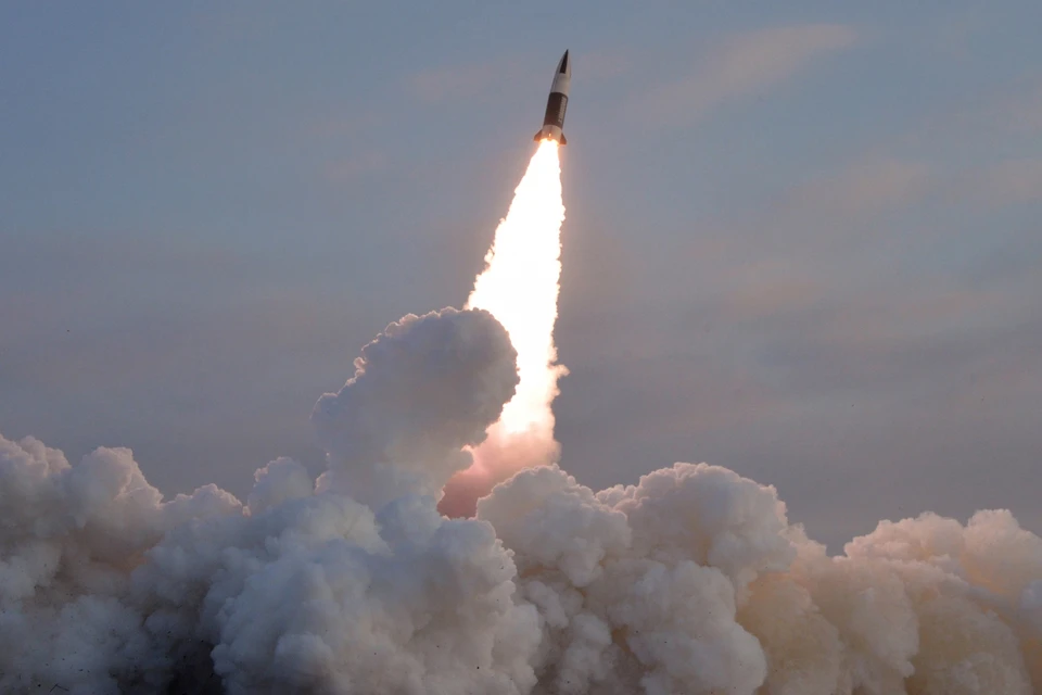 КНДР осуществила новый пуск своей ракеты в Японском море