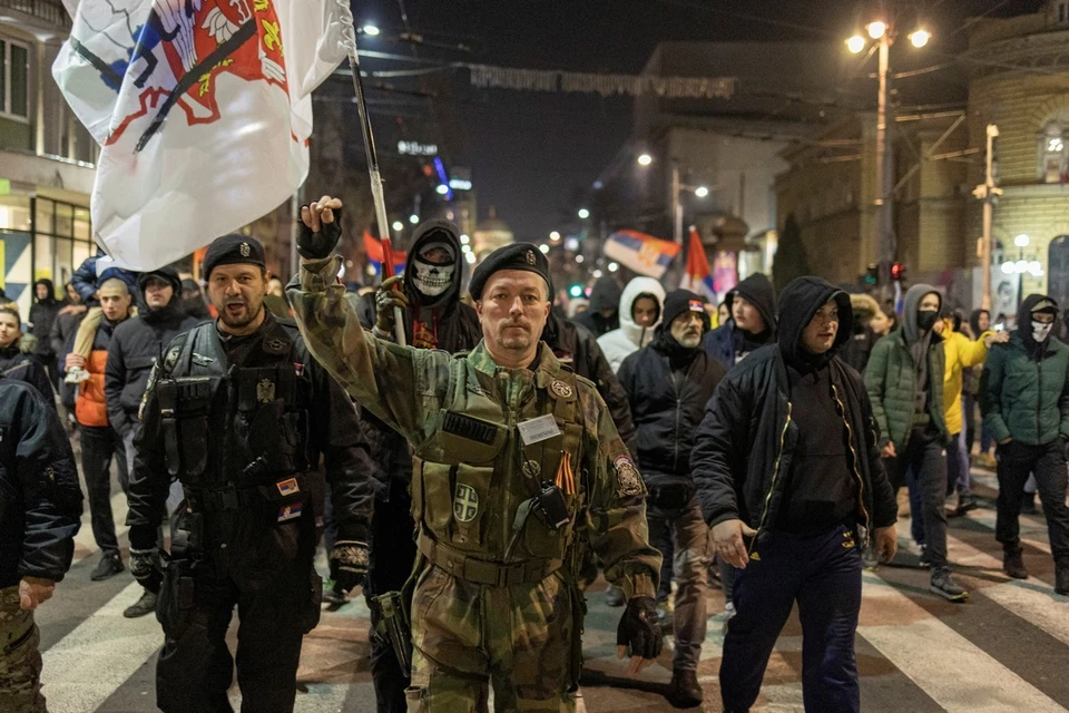 В Белграде проходят митинги в поддержку соотечественников в Косово.