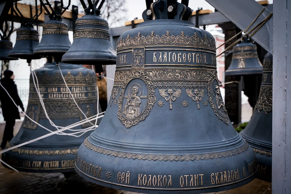 Митрополит Нижегородский и Арзамасский Георгий освятил колокола для храма в честь Вознесения Господня. Фото: Глеб Пушменков и Владимир Гайдай