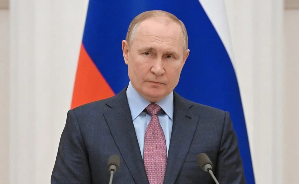 Путин выступил с новогодним обращением к россиянам вместе с военными