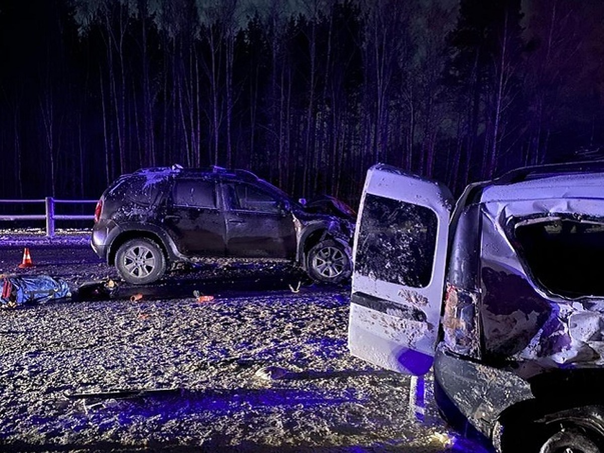 В страшном ДТП под Екатеринбургом с двумя легковушками погибли ребенок и  молодая девушка - KP.RU