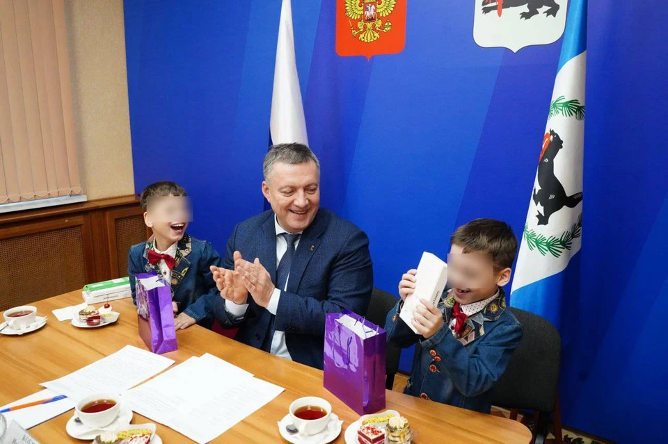Вице-премьер России Виктория Абрамченко исполнила мечту братьев-близнецов из Иркутска