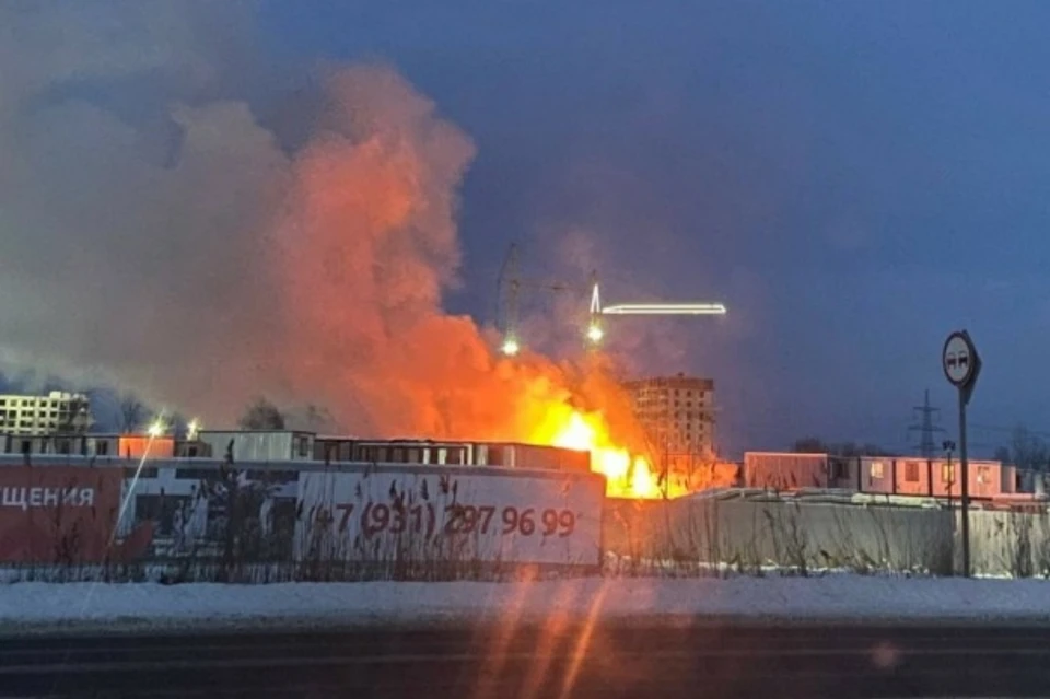 Второй пожар в бытовках произошел за сутки в Ленобласти. Фото: vk.com/vsev_today