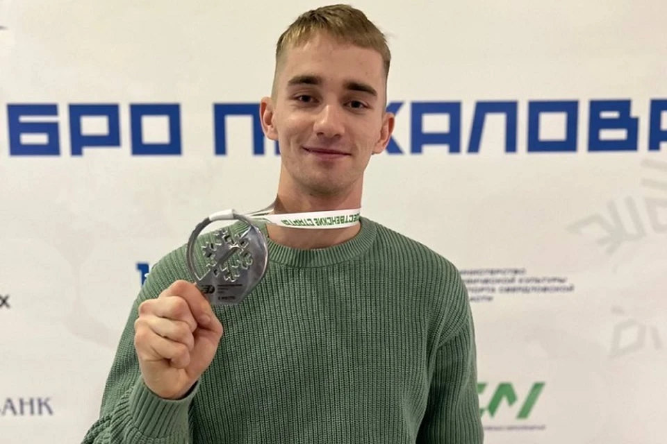 Хабаровский легкоатлет Александр Николаев взял серебро на «Рождественских стартах – 2023»