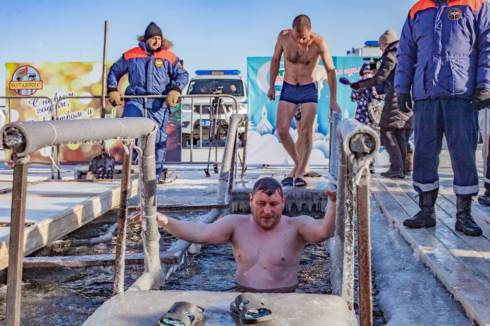 Крещенские купели в Благовещенске всегда были популярны. Фото: Андрей ЛУЗГИН