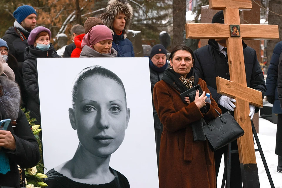 Похороны актрисы Инны Чуриковой на Новодевичьем кладбище. Актриса скончалась 14 января 2023 года в возрасте 79 лет. Фото: Владимир Гердо/ТАСС