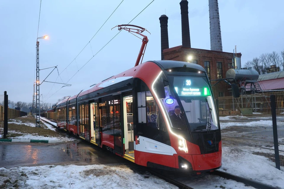 Новый трамвай представили в Петербурге. Фото: t.me/polyakov_kv