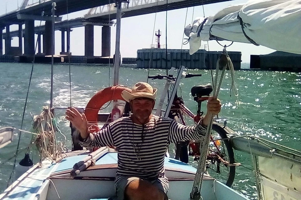 Житель Уфы Александр Маликов купил яхту и отправился в Крым. Фото: личный архив