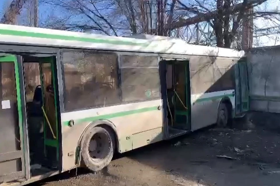 Авария произошла рано утром в переулке Станционном. Фото: отдел пропаганды УГИБДД России по РО