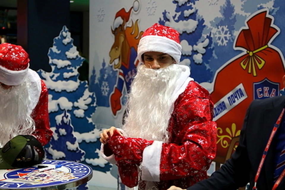 Школьница попросила полицейских провести ДНК-тест праздничного печенья, чтобы доказать существование Санта-Клауса