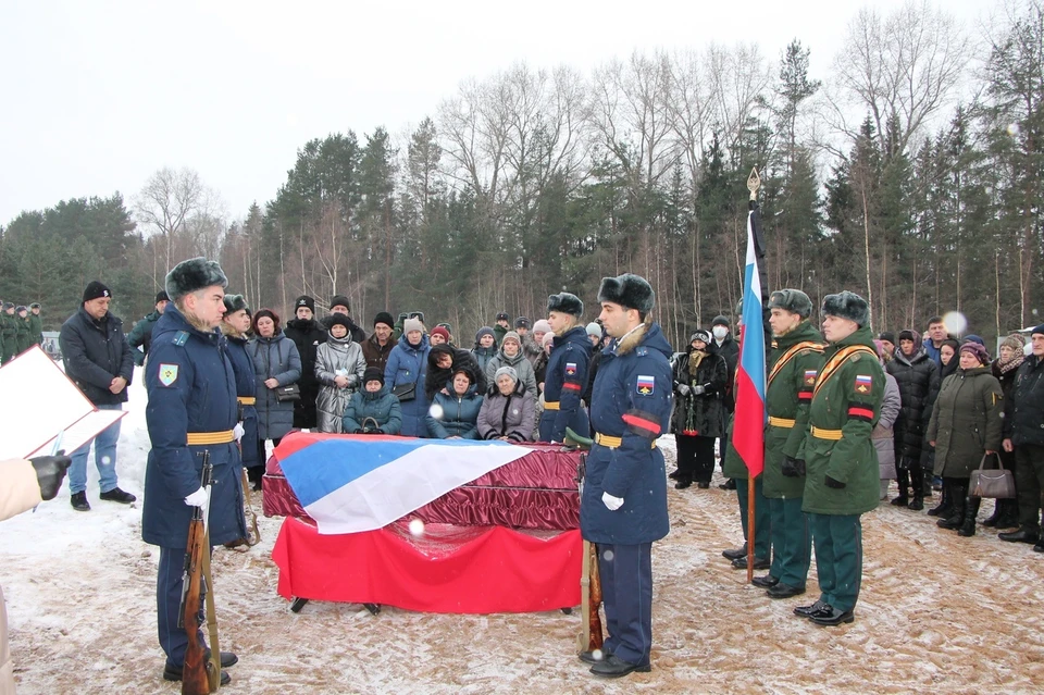 Похороны состоялись в специально отведенном секторе городского кладбища Фото: VK/Газета "Вышневолоцкая правда"