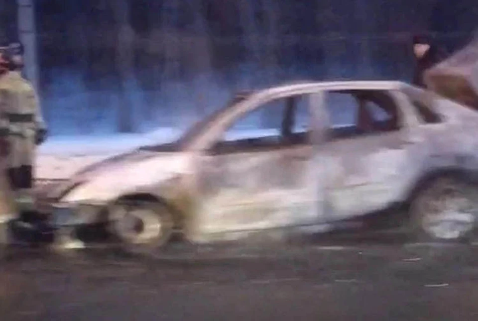 По информации горожан, автомобиль полностью сгорел