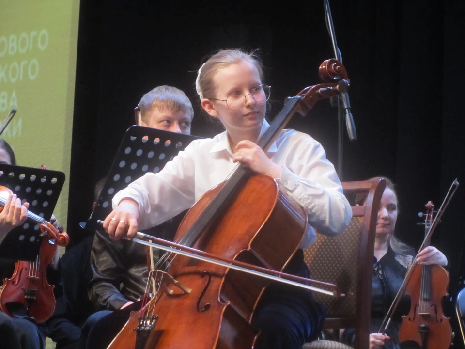 В детской школе искусств выступят почти 40 скрипачей и виолончелистов