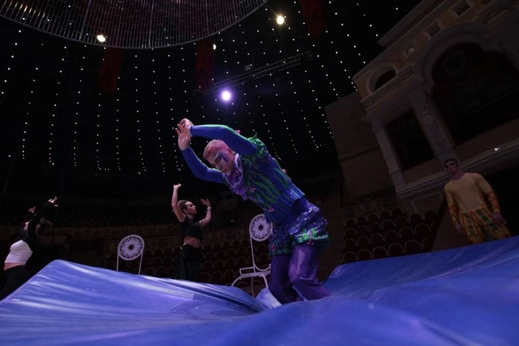 Артист цирка из Ростова поделился, как люди реагируют на Джокера в гриме в очереди за хлебом, а на шоу «приходит мафия»