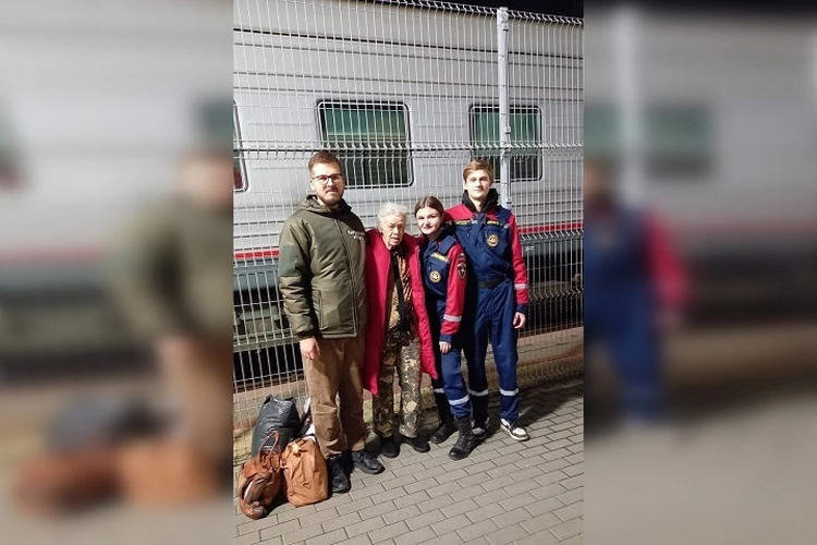 Побывала дома спустя 50 лет: 71-летняя Наталья Пасика из Хабаровска приехала в Донецк к раненым