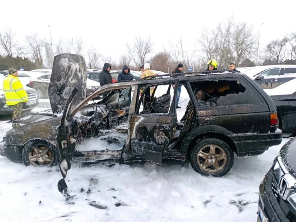 Автомобиль полностью сгорел (Фото: ГИЧС).