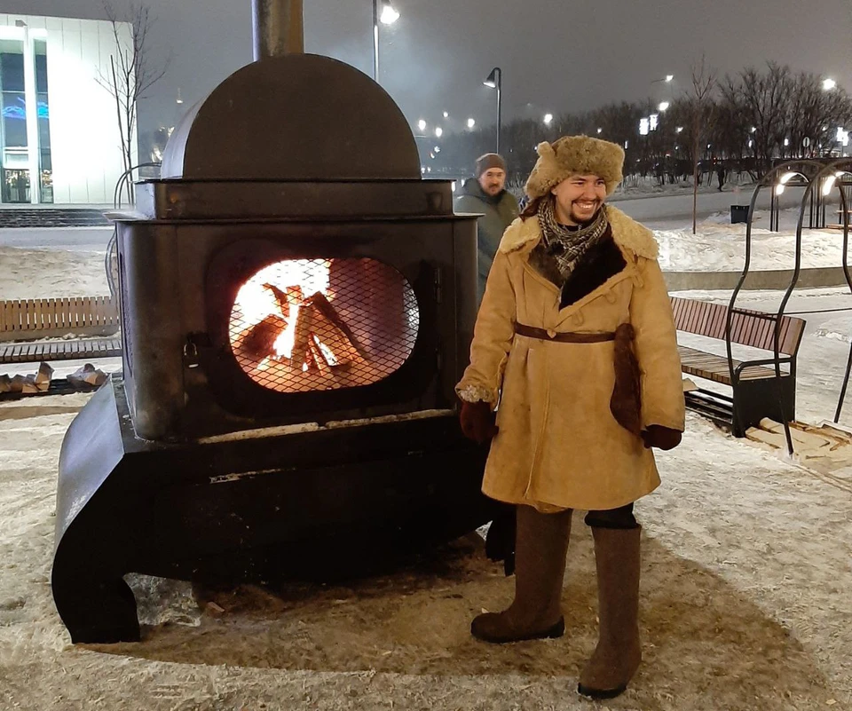 Съемочная группа уже успела посетить Нижегородскую ярмарку и пообщаться с печником. Фото: телеграм-канал Нижегородской ярмарки.