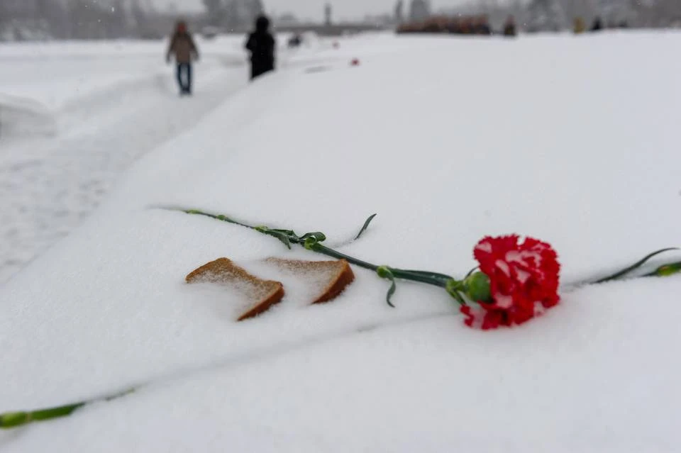 Жители Мурманской области почтили память погибших блокадников.