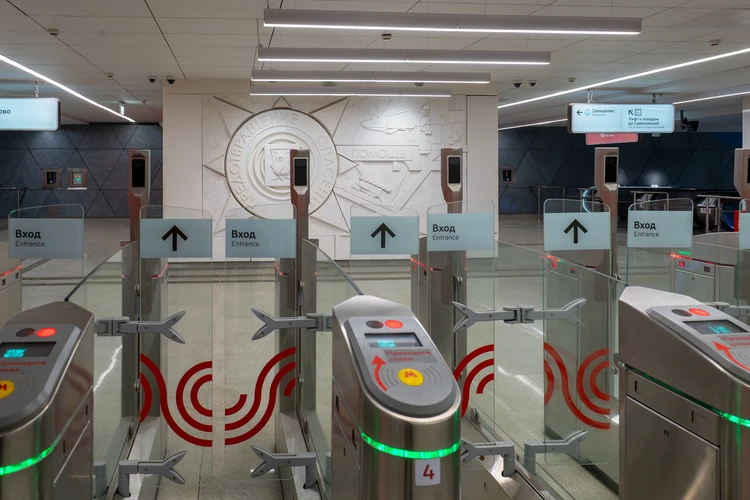 На турникетах в метро Москвы заработают сканеры QR-кодов