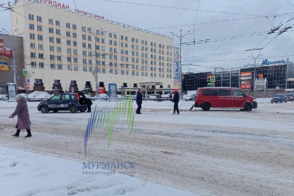 Оба участника аварии отправятся в подразделение Госавтоинспекции. Фото: t.me/groupmurmansk