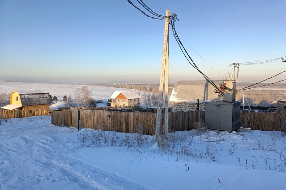 В январе 60 домов в деревне Столбова остались без электричества из-за деятельности «серого» майнера. Фото компании.