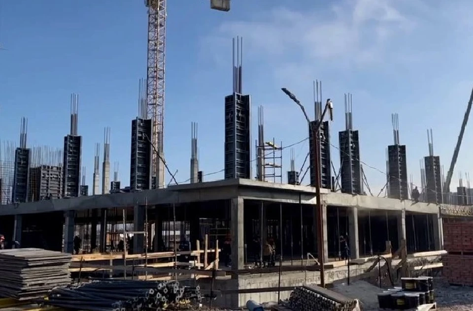 Строители возвели уже два этажа будущего перинатального центра в Донецке. Фото: t.me/mkhusnullin