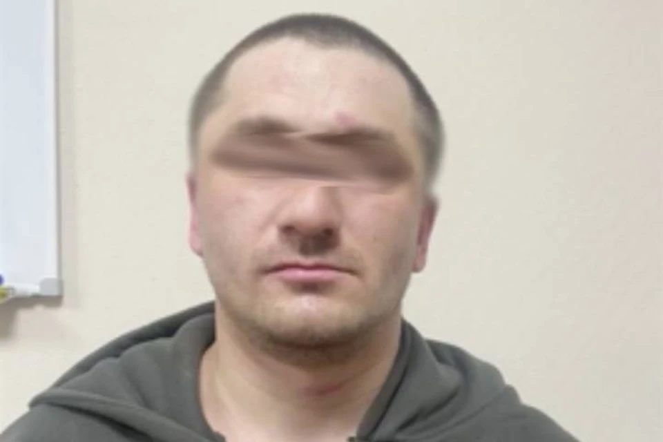 Полиция показала видео обыска у наркомана, заманившего и изнасиловавшего 14-летнюю девочку в Петербурге / Фото: ГУ МВД по СПб и ЛО