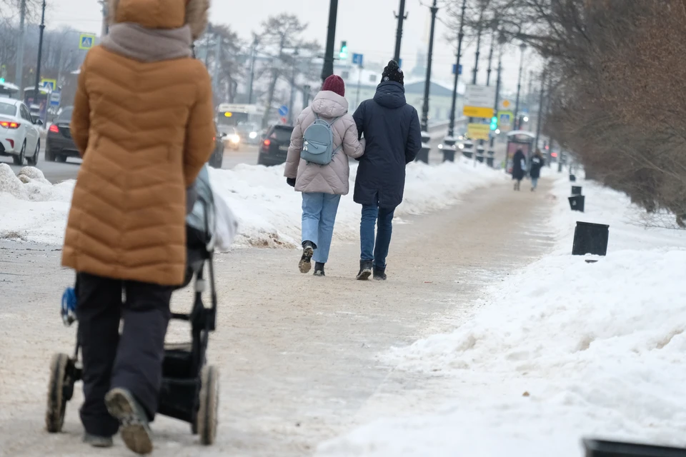 Без снега и с небольшим морозцем: погода на воскресенье в Петербурге.