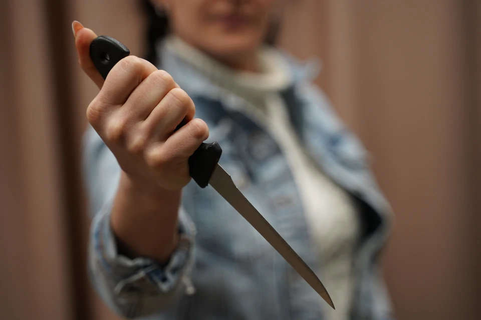 В Ульяновске женщина воткнула сожителю нож в спину, а после пыталась замести следы