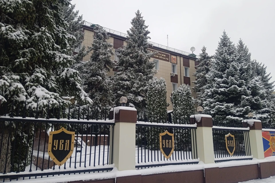 Участковый поймала продавца на повторной продаже паленого алкоголя в Липецке