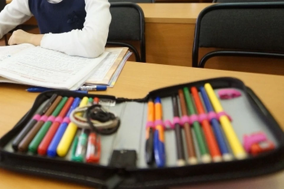 В одной из школ Советского района Новосибирска разгорелся скандал.