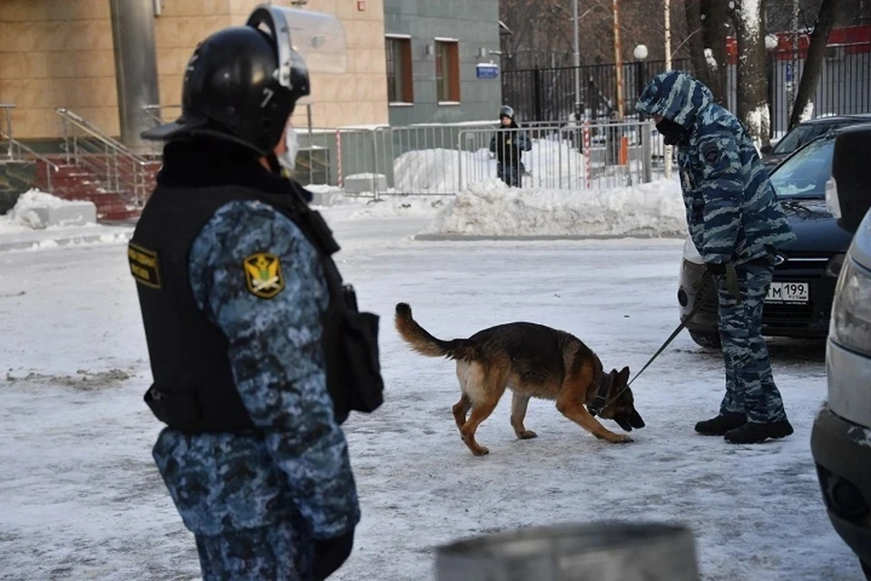 Девять судов Москвы эвакуированы из-за сообщений об угрозе минирования