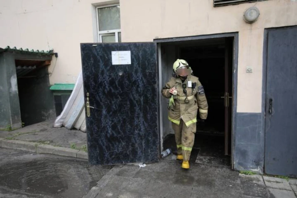 В Ростове произошел пожар в многоквратирном доме. В результате ЧП погибли два человека