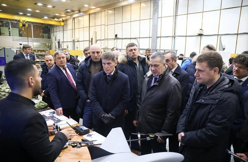 Ранее серийное производство беспилотников для СВО проверил Юрий Трутнев.