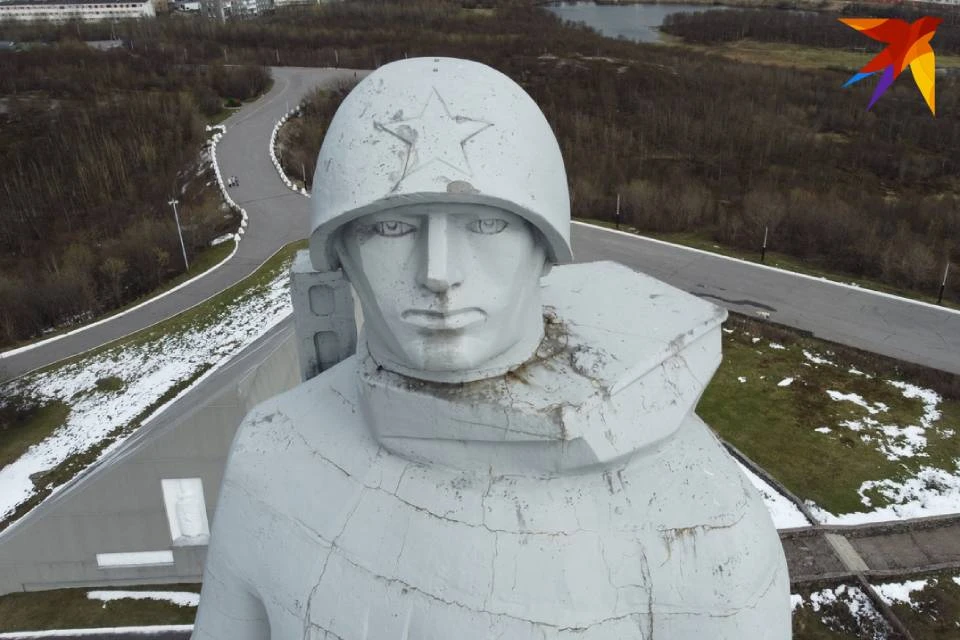 Участники делегации из Республики Беларусь возложат цветы к мемориалу в Мурманске.