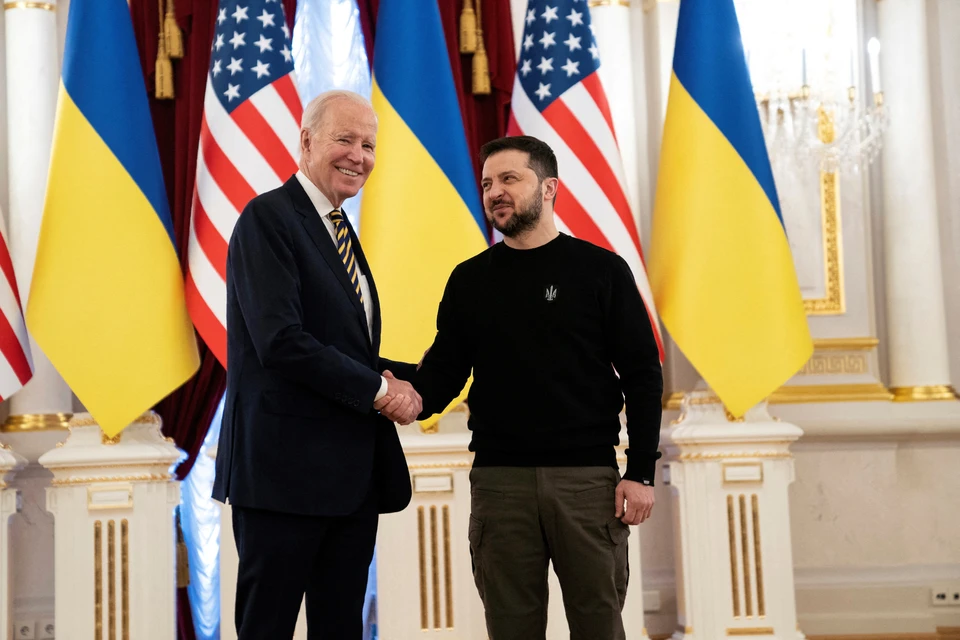 Американский подполковник назвал визит Байдена в Киев "большой постановкой".